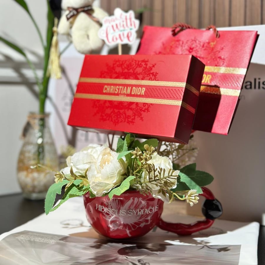 Rouge Master Dior bouquet