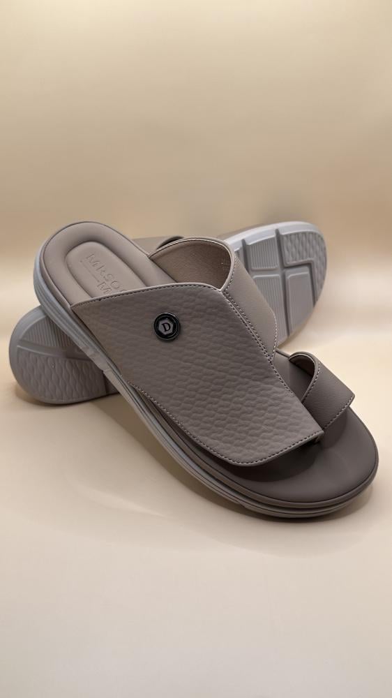 Shoe with design 207-8