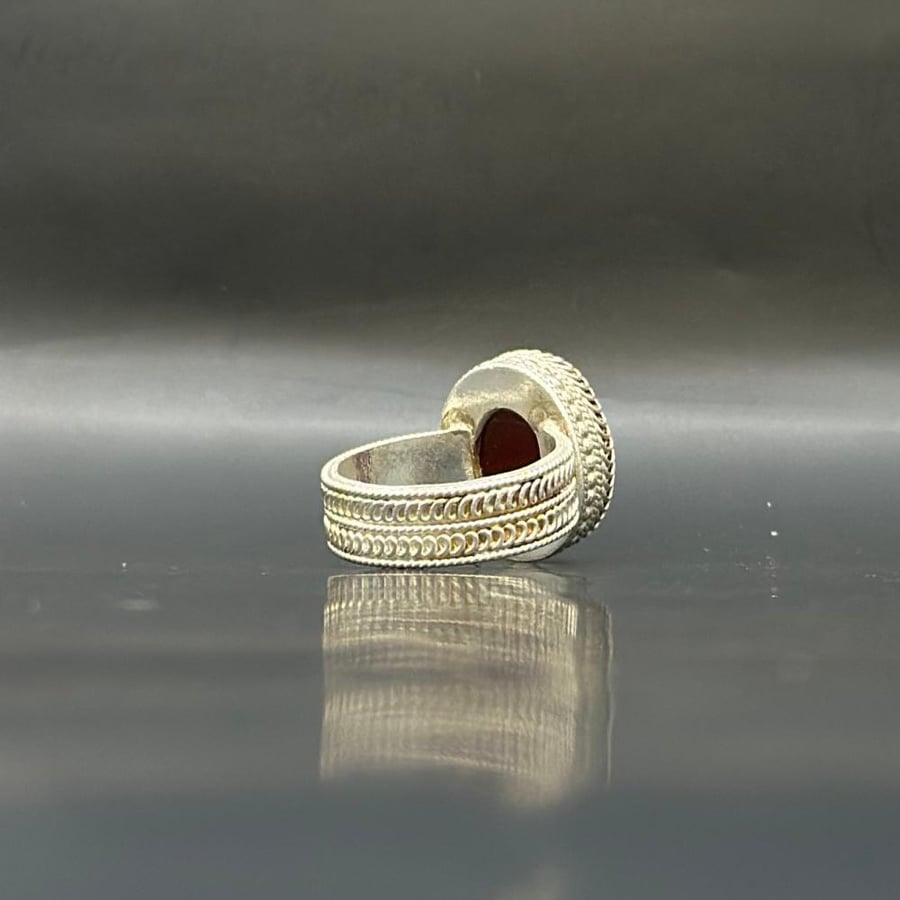 Yemeni agate ring