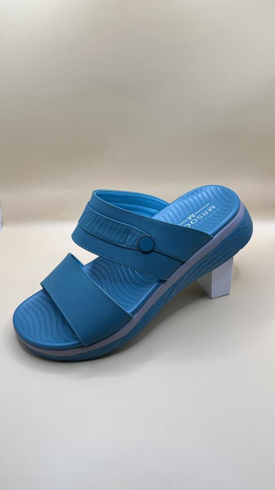 Shoe with design 050-12