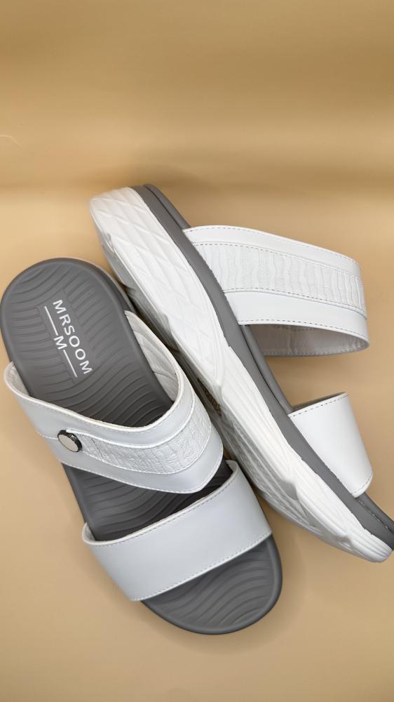 Shoe with design 050-12