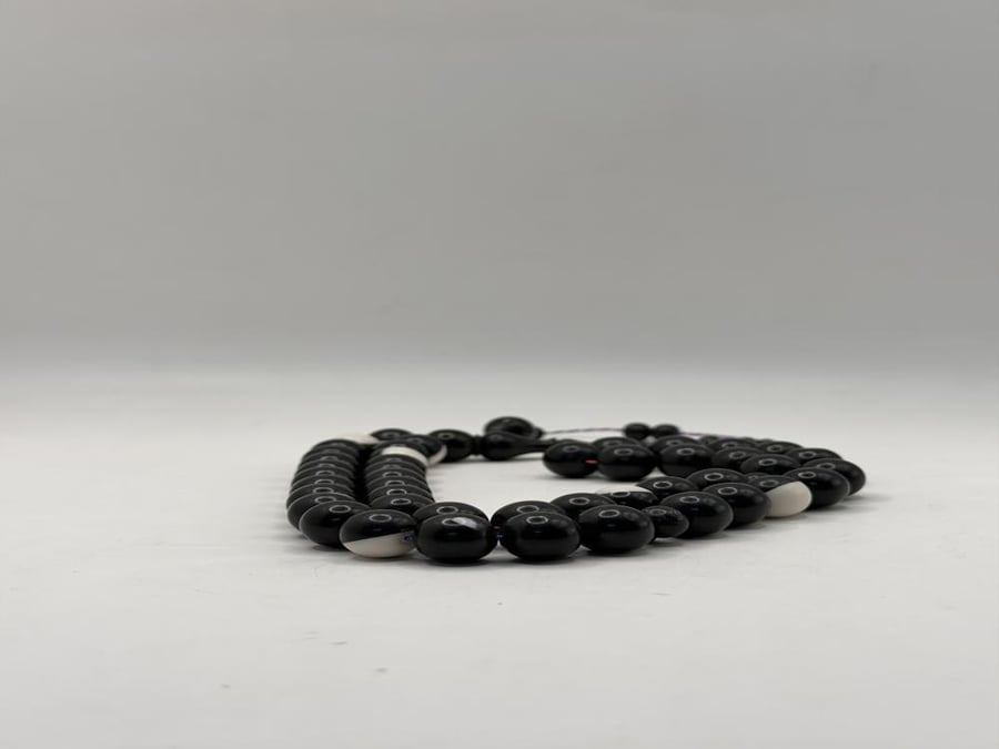 Black billiard prayer beads