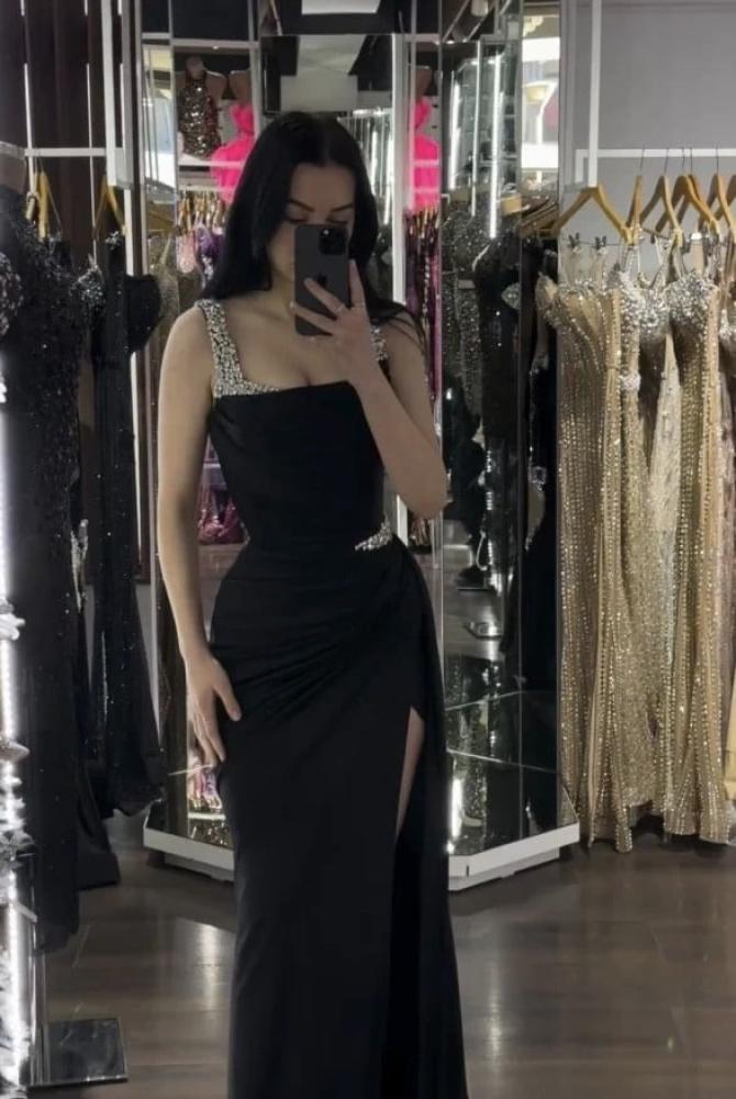 Black embroidered dress with sleeves