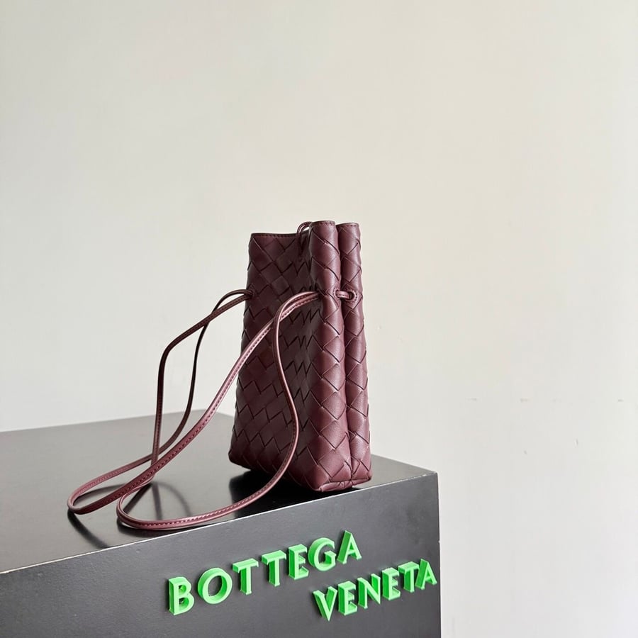 حقيبة Bottega