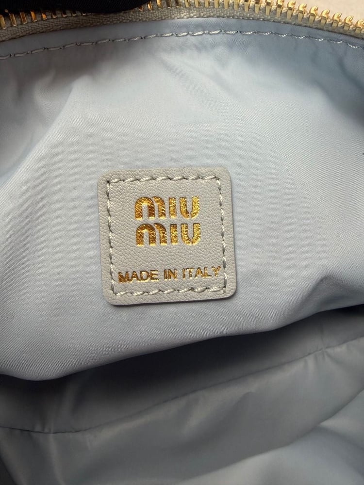 حقيبة miumiu