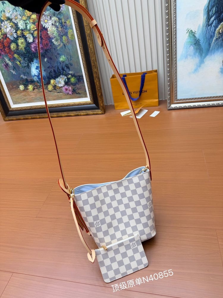 حقيبة LV