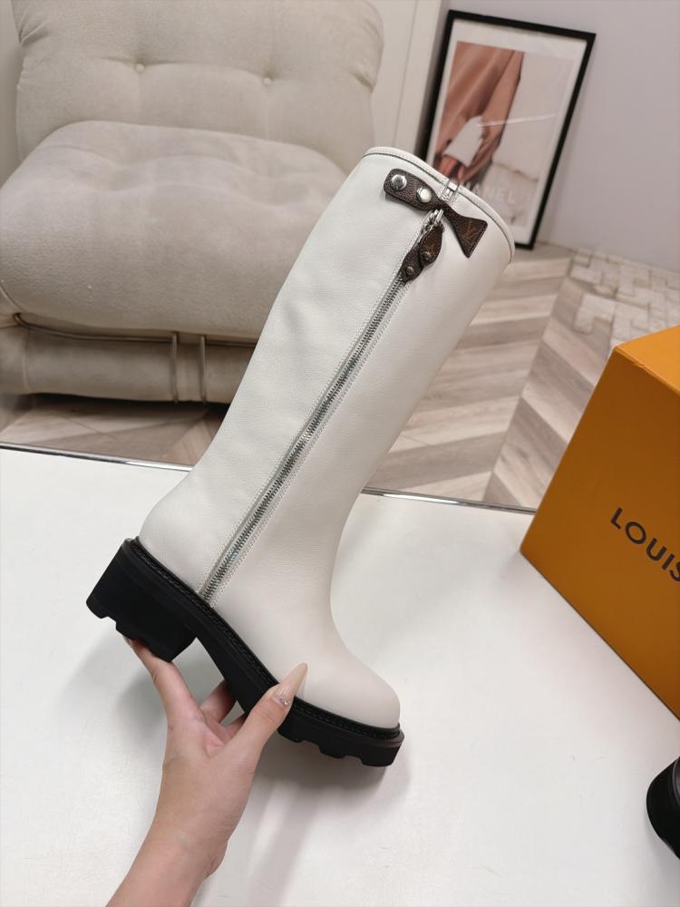 بوت LV طويل