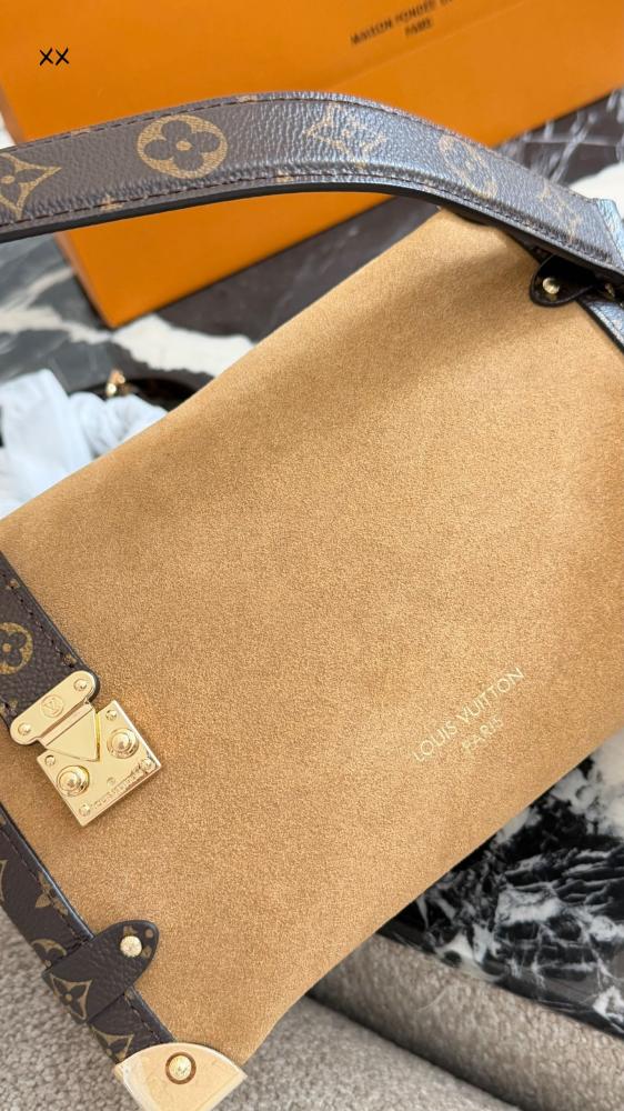 LV side trunk sued bag