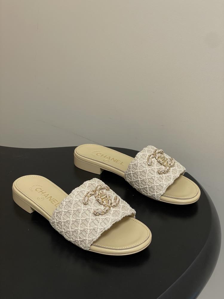 Chanel slipper