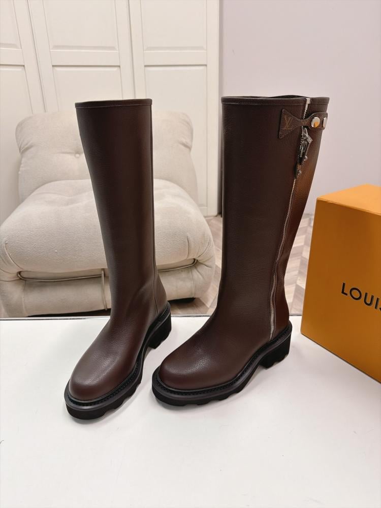 بوت LV طويل