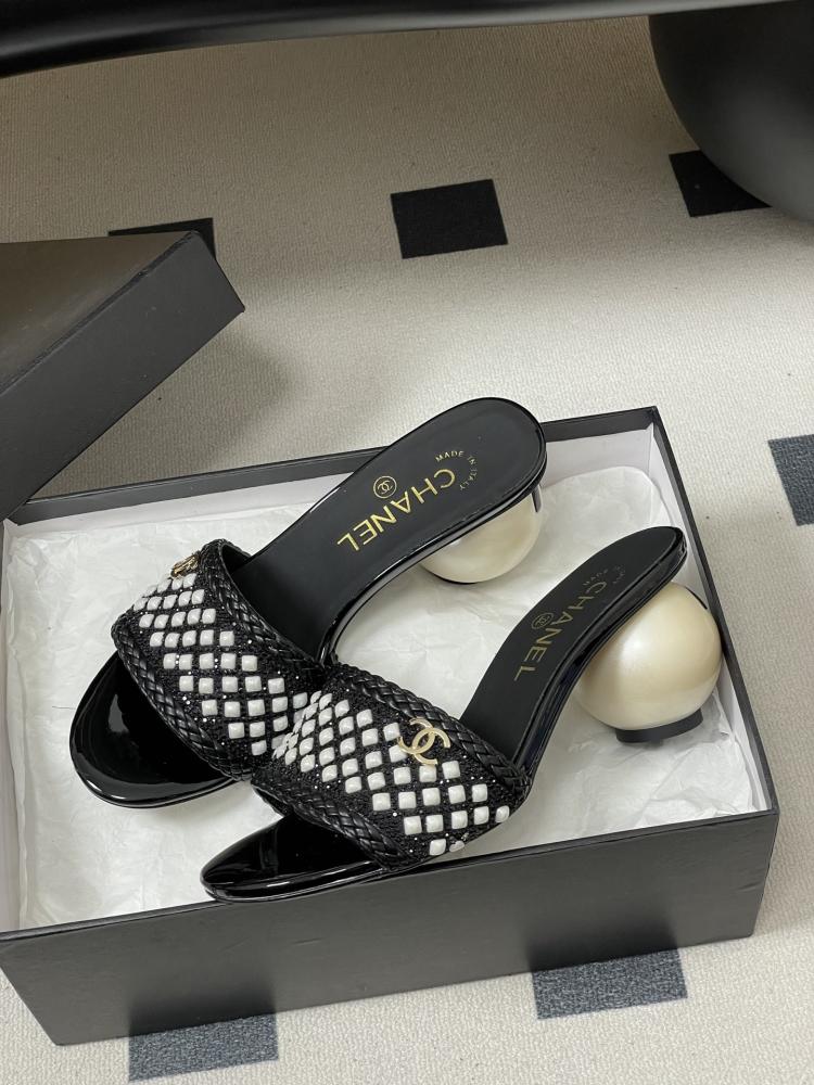 Chanel heels black
