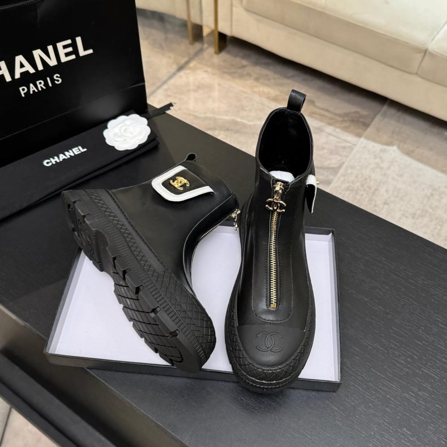 بوت Chanel
