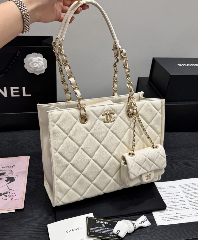 Chanel tote bag