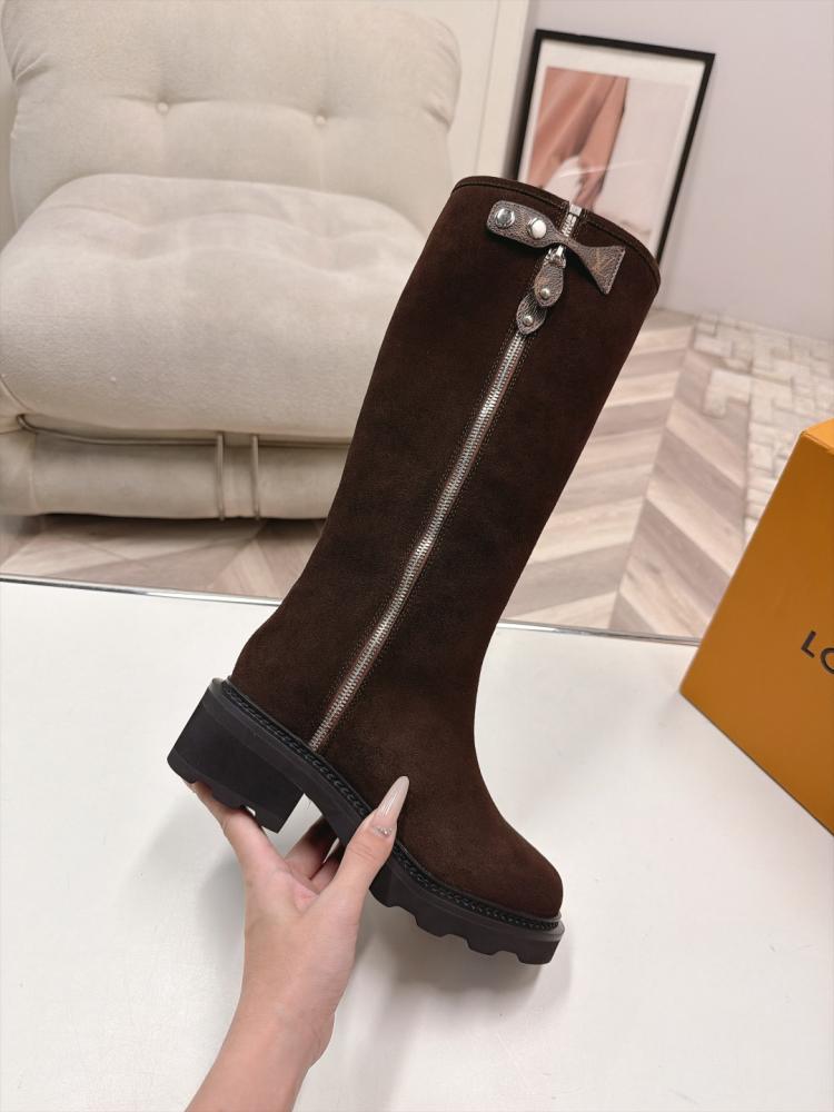 بوت LV طويل