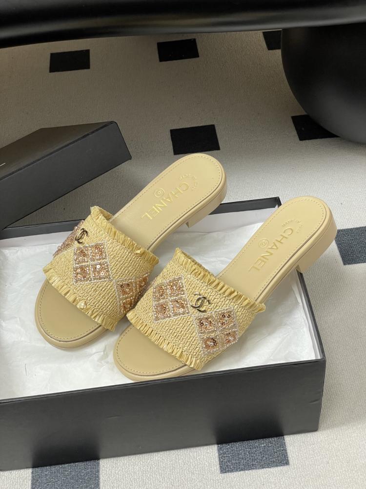 Chanel slipper