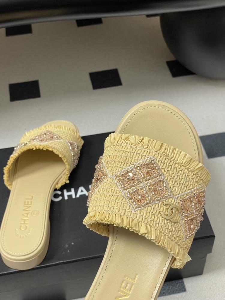 Chanel slipper