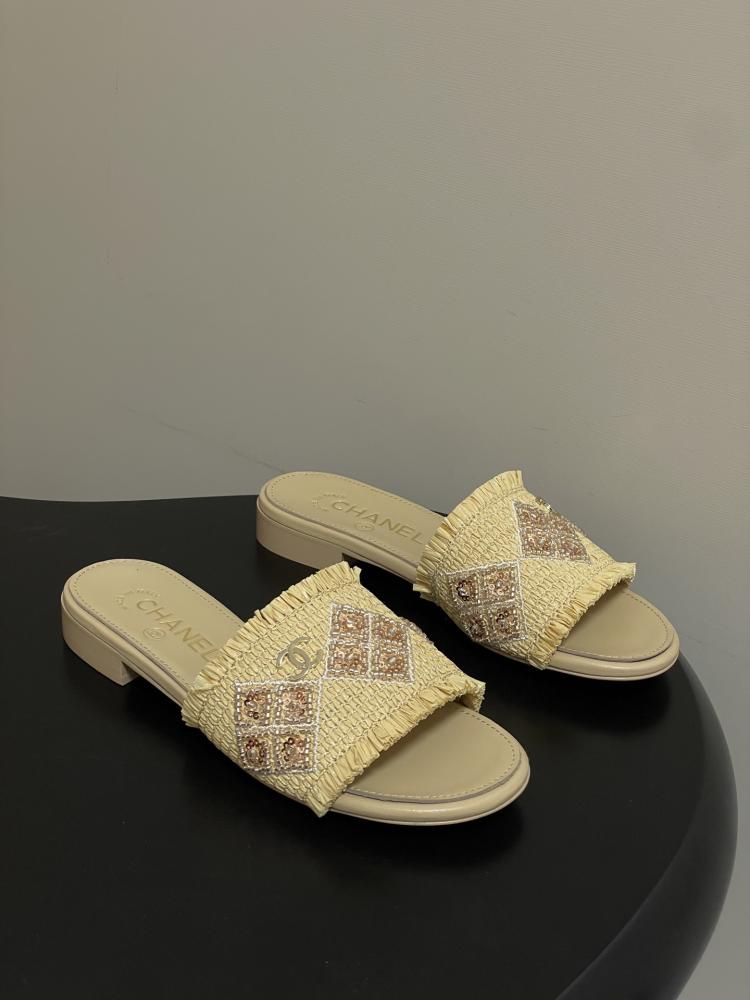 Chanel slipper