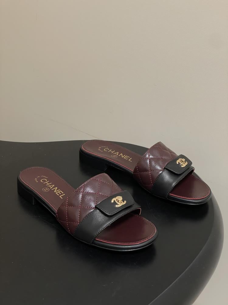 Chanel slipper