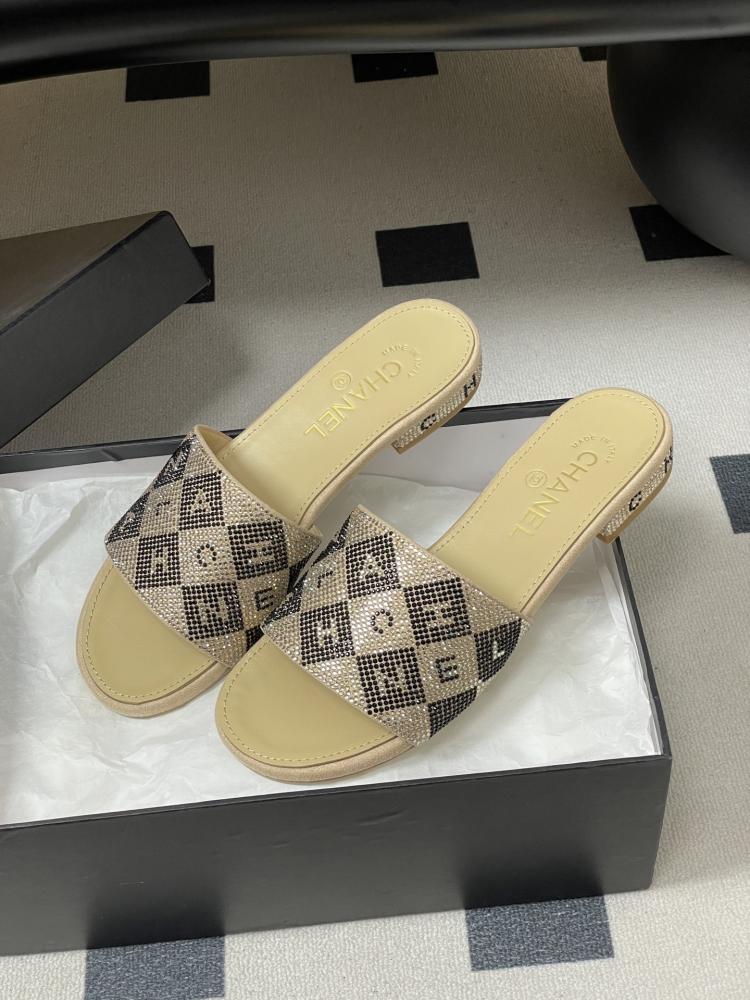 Chanel slipper