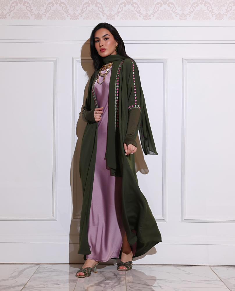 KHAKI TRIA Δ