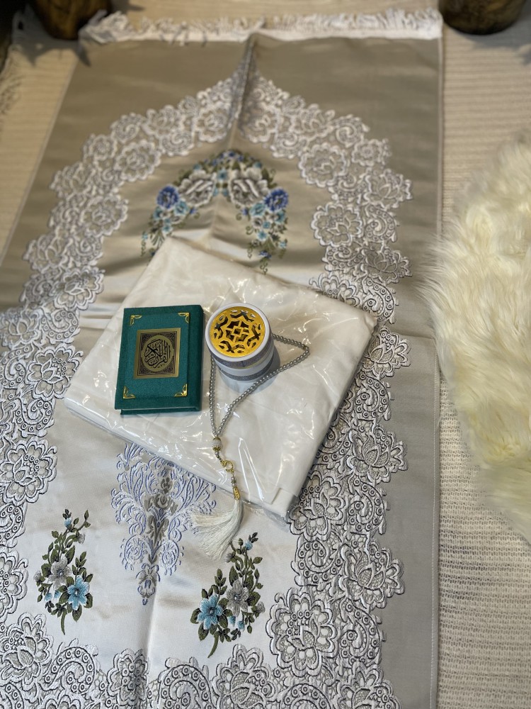 سجادة صلاة مع شرشف صلاة