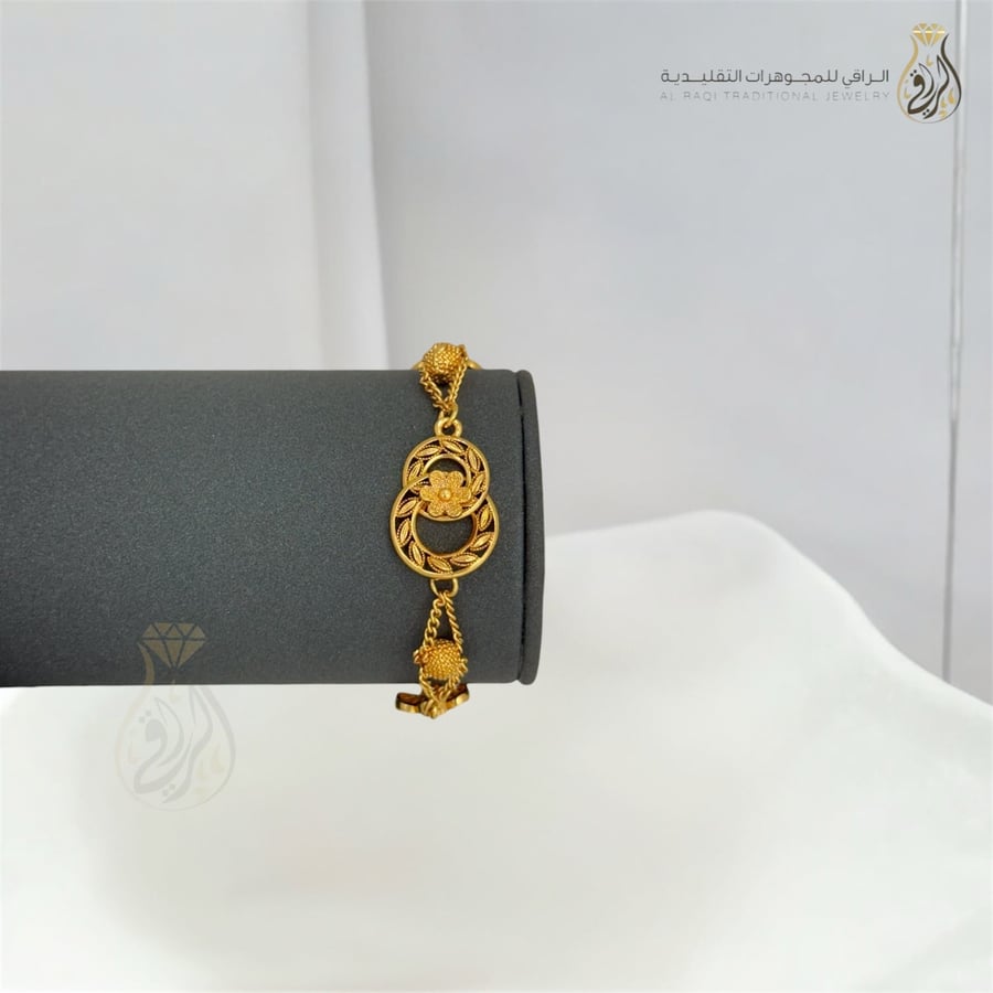 Traditional decorative circle bracelet