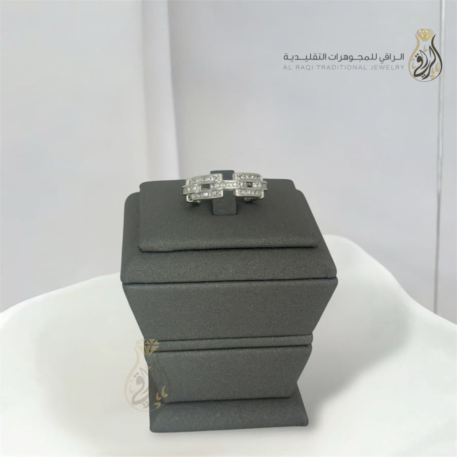 خاتم زركون عصري متعدد الأحجار