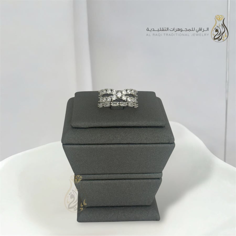 خاتم زركون فاخر بتصميم ربطة أنيقة