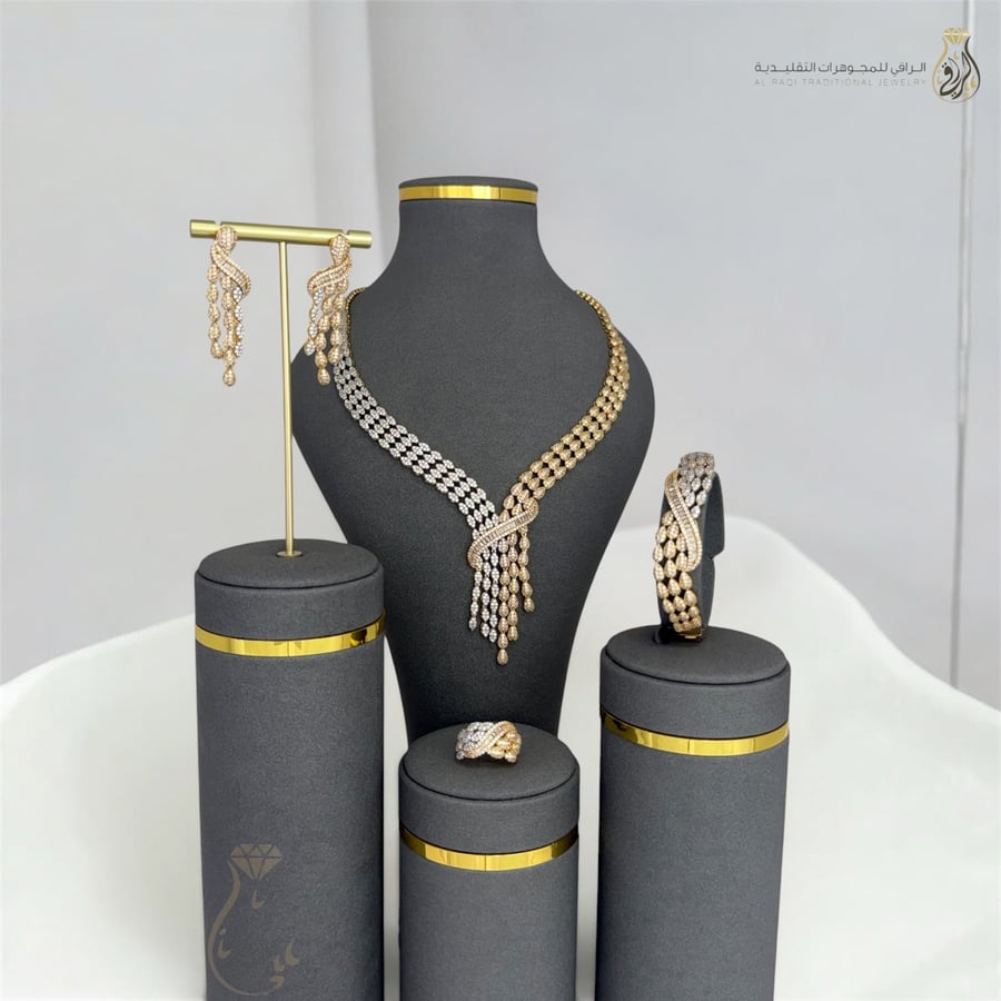 طقم خطوط ذهبية