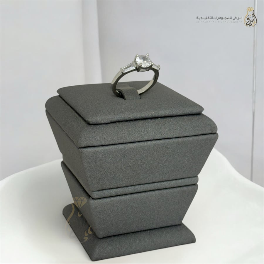 خاتم لمسة الأنوثة