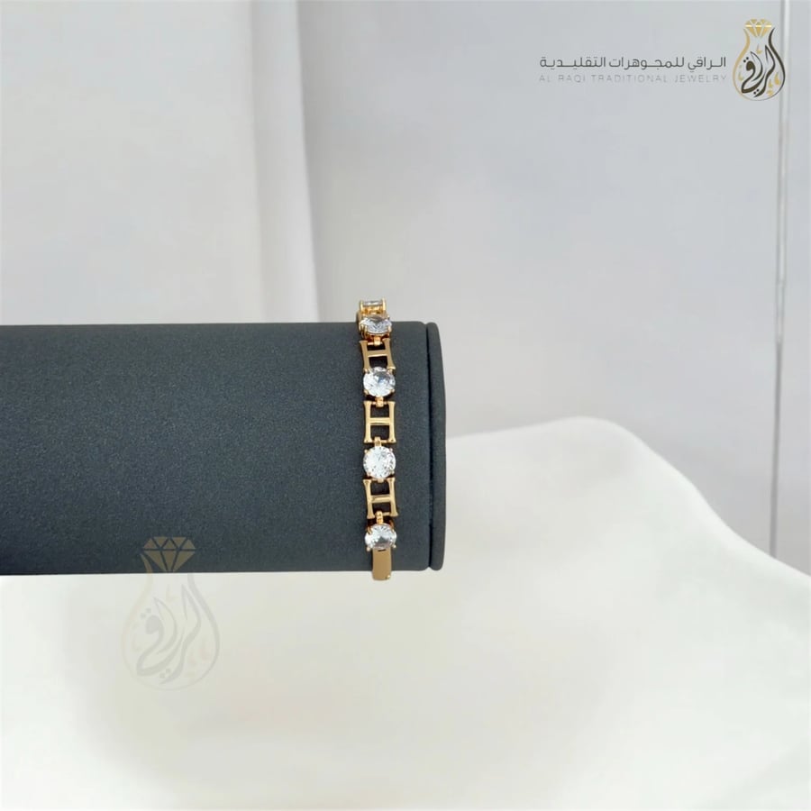 سوار عصري مرصع بزركون فاخر