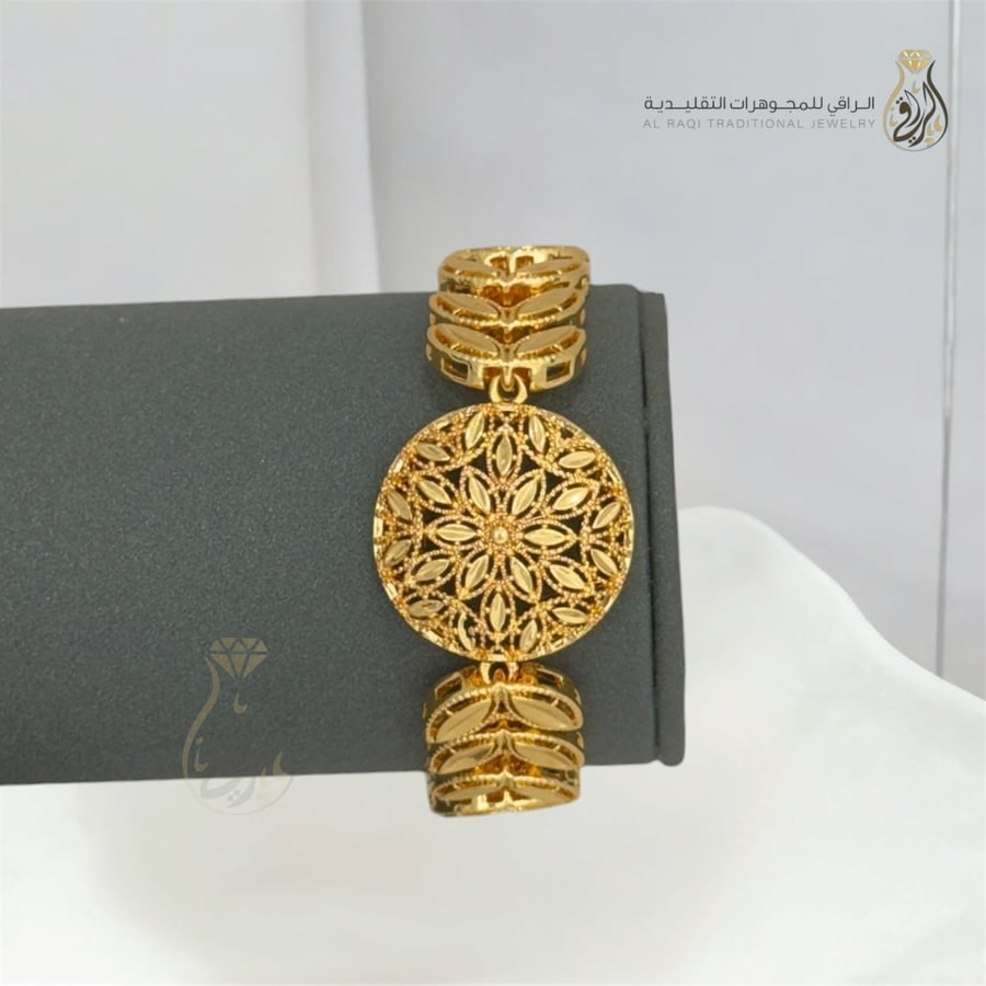 gold circle bracelet