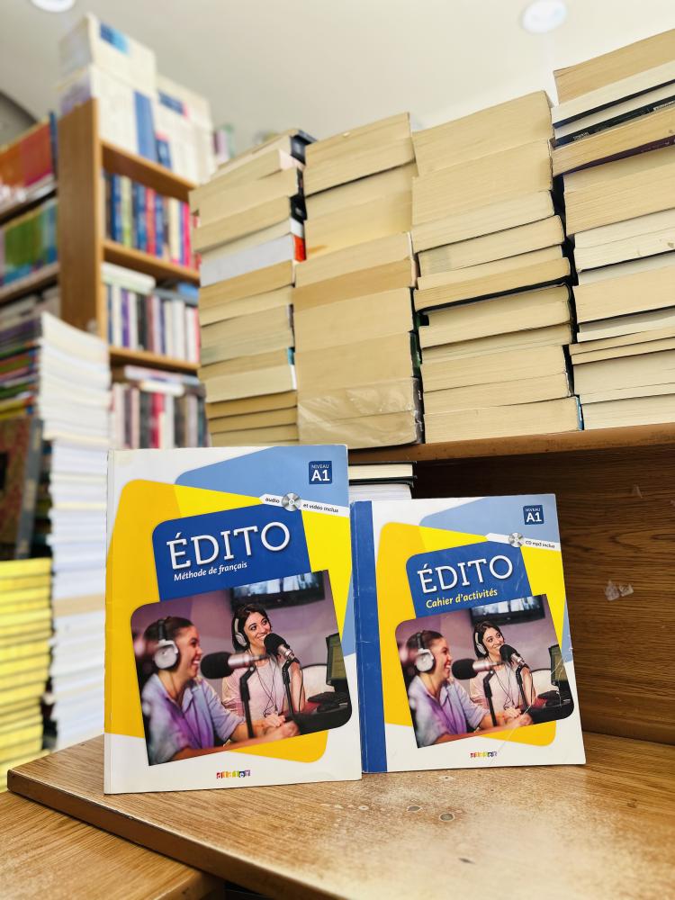 Edito methode de Francis nivieau a 1 student book and work book didier 1/2