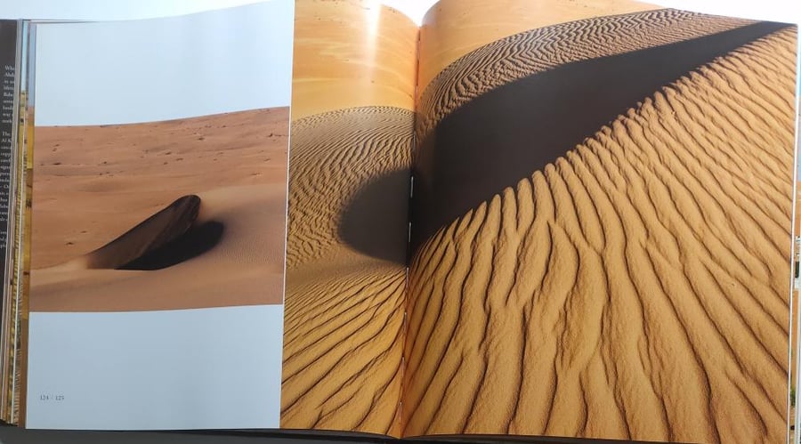 RUB AL KHALI . Empty Quarter الربع الخالي . غلاف مقوى من الحجم الكبير يحتوي على الصور