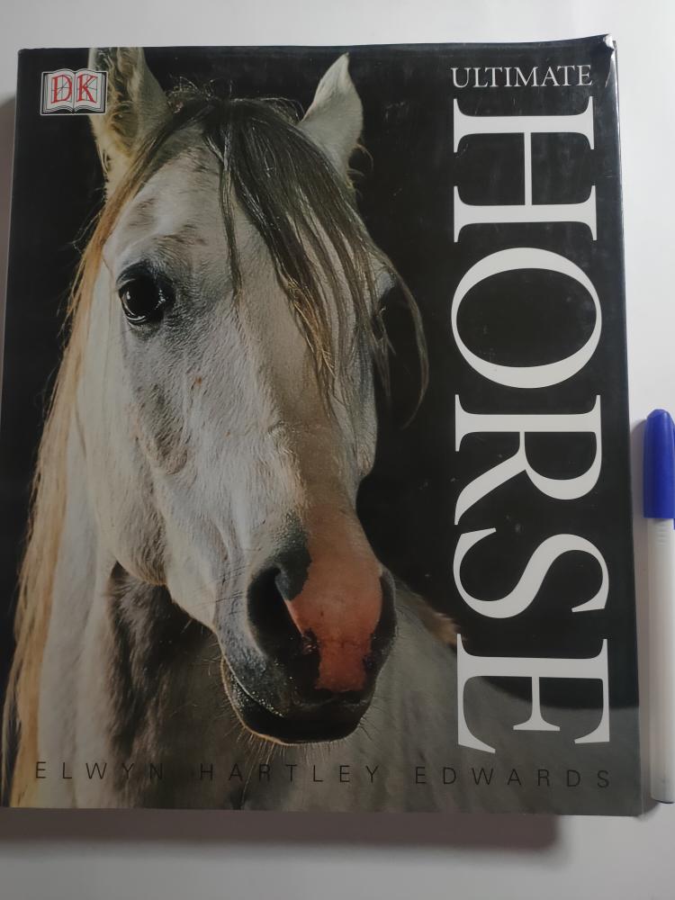Horse. by Elwyn Hartley Edards . hardcover.big size . 267 page