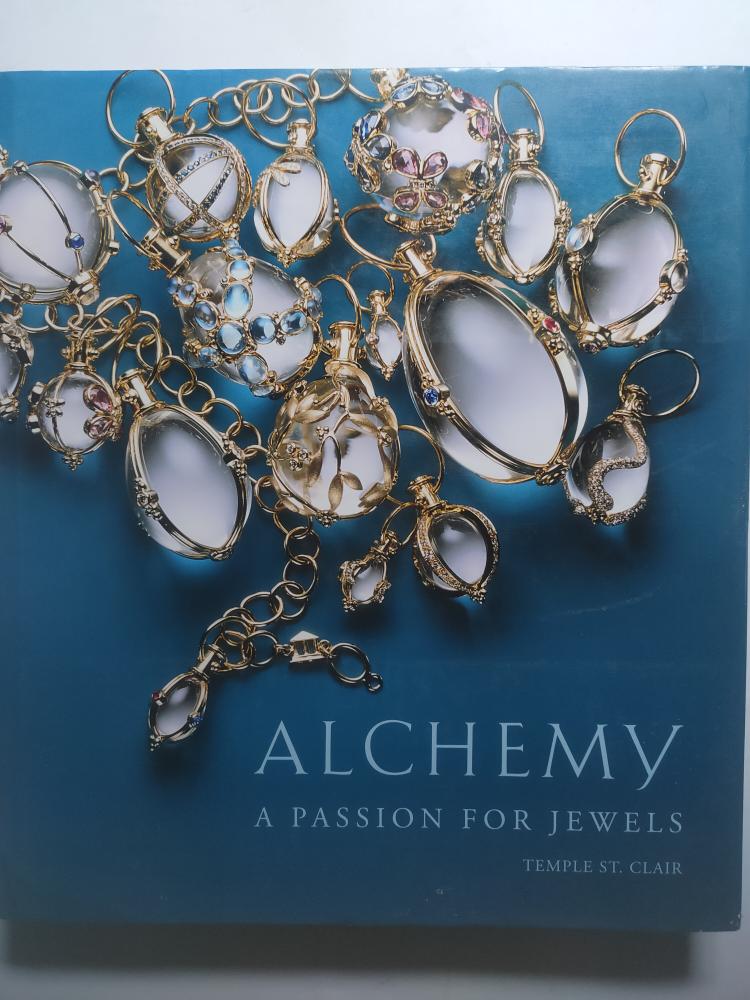 Alchemy: A Passion for Jewels  
Alchemy: Passion for gemstones  
Large size