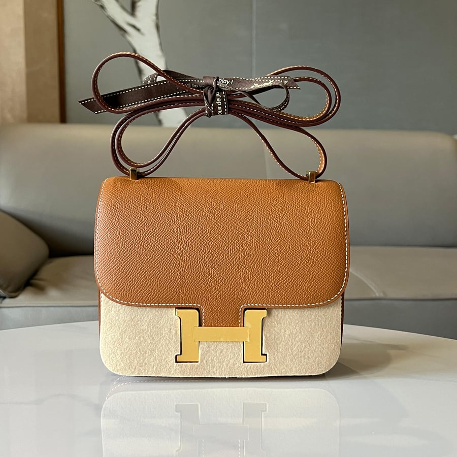 Constance 18 epsom gold With GHW