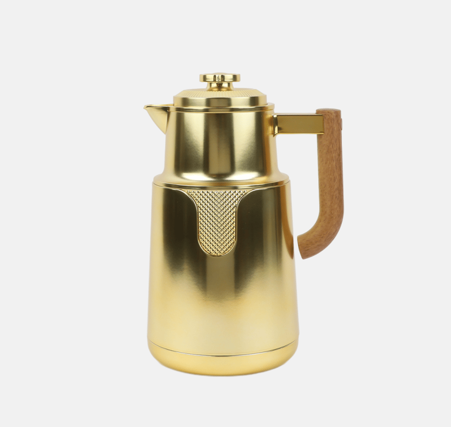 Golden tea thermos with wood-colored handle - 1 liter