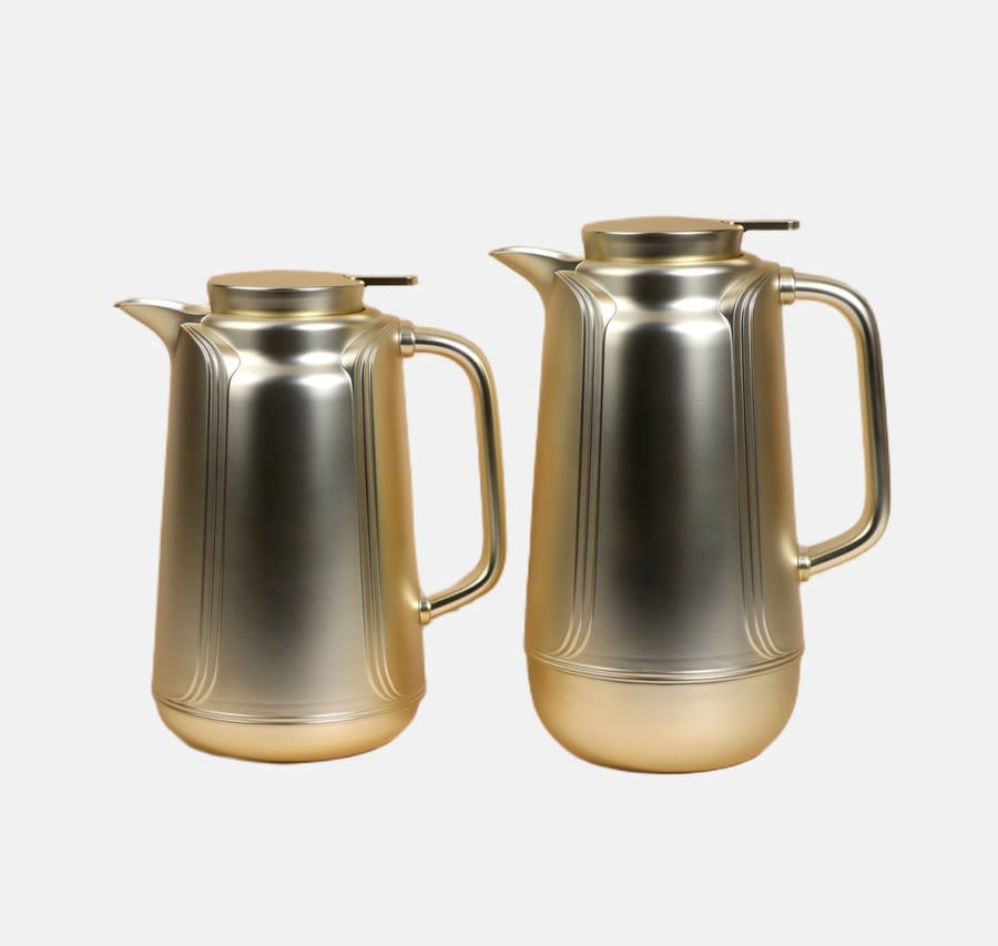 Light gold flask set with decorative lines, 1 liter + 0.7 liter