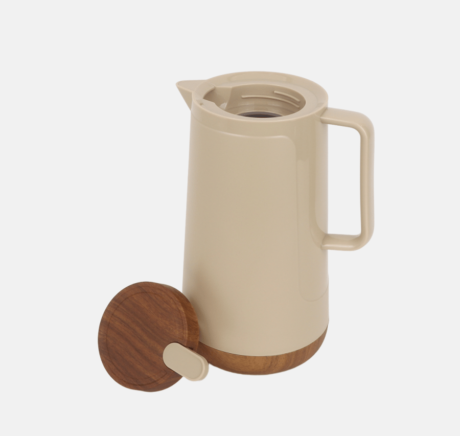Beige tea thermos with wood-toned accents - 1.6 liters