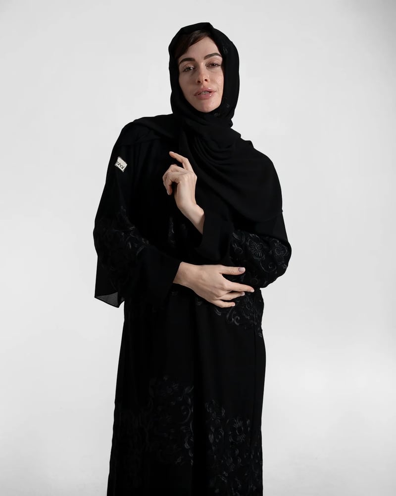 عباية كريب ملكي ستريت مطرزة فخمة RH43