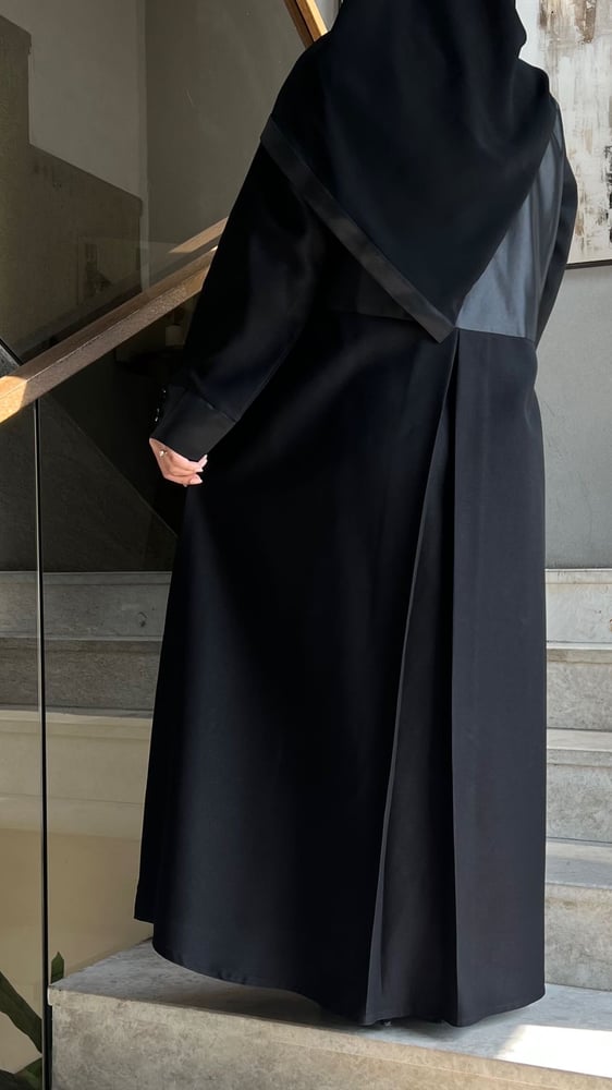 عباية لمسة