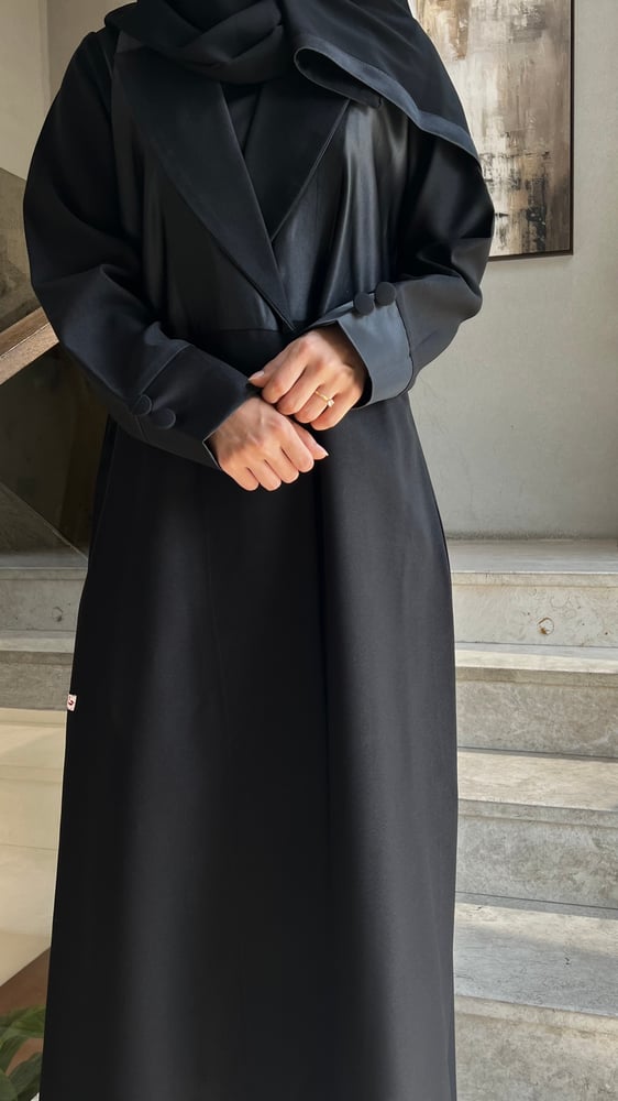 عباية لمسة