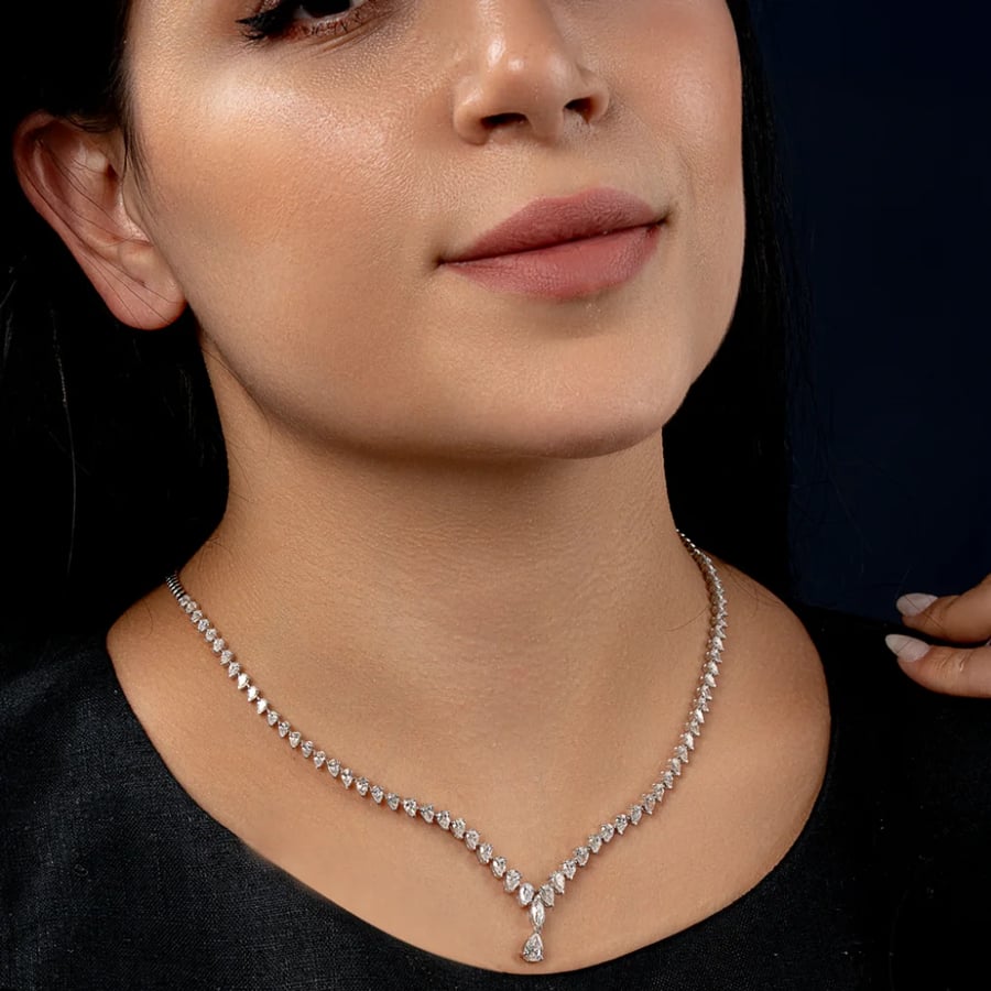 عقد الماس ذهب ابيض