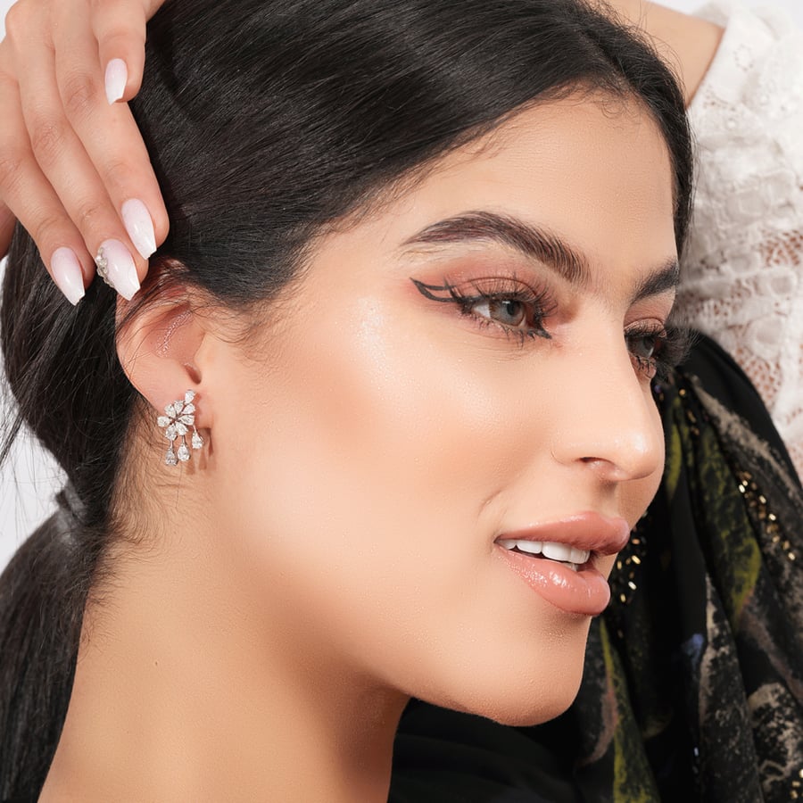 حلق ذهب ابيض والماس