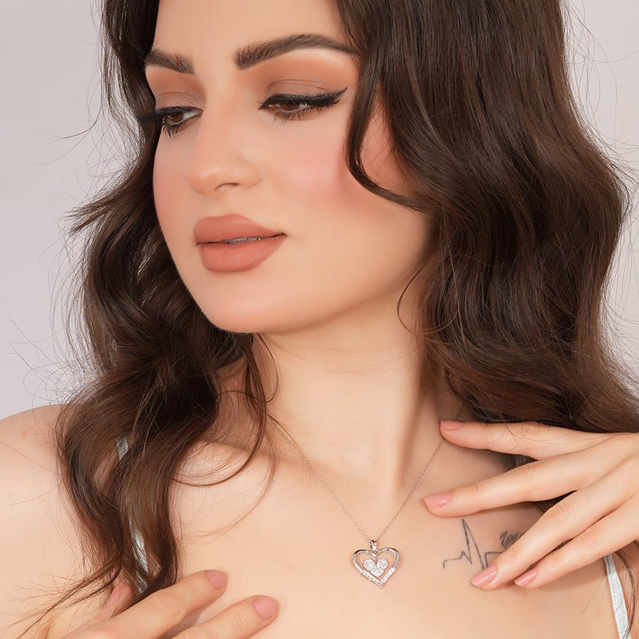 تعليقة ذهب ابيض والماس عيار 18