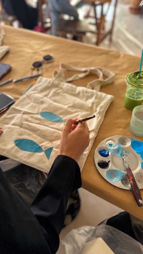 تجربة الرسم على الشنط القماشية