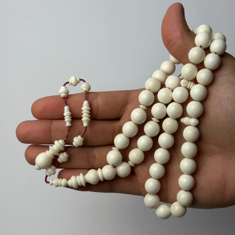 مسباح عظم جمل طبيعي (45 خرزة) – تمليكة ستات خراطة سوبر فاخرة بخيط مبروم