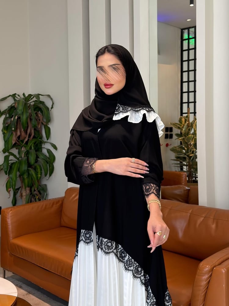 عباية لمسة رموش