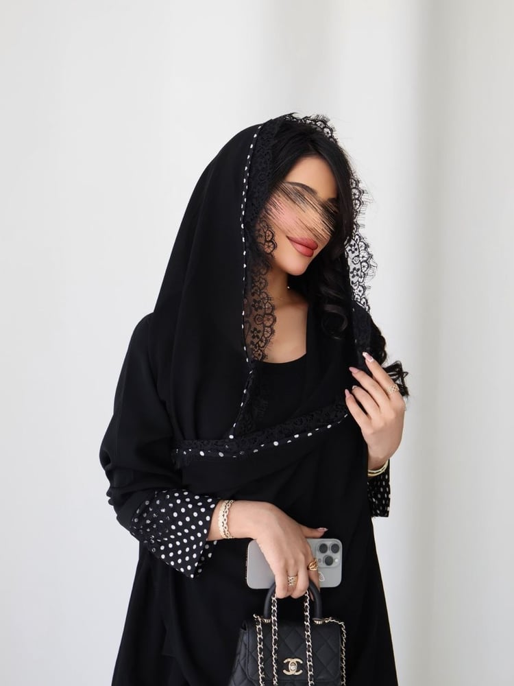 عباية بيان – فخامة تنبض بالأناقة